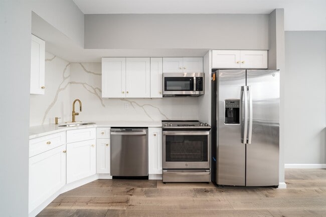 Photo - 415-417-417 Central Ave Unit 4F