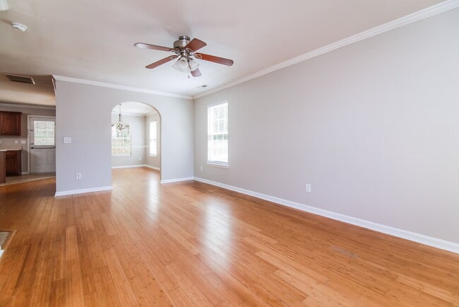 Photo - 709 Champion St