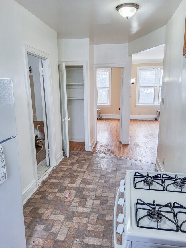 Photo - 4716 N Kenneth Ave Unidad #3