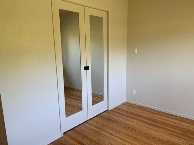 Photo - Spacious house with hardwood, handicap ramps, pet friendly, large garden with fruit trees
