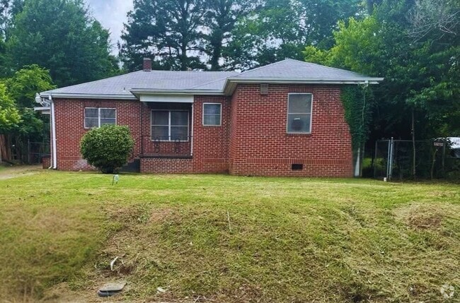 Building Photo - 1131 Eastview St Rental
