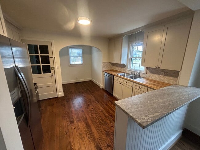 Photo - 939 Central Dr