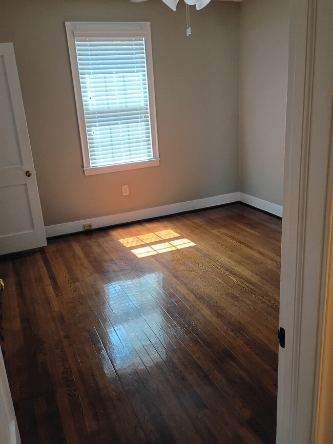 Photo - 37 Yeadon Ave