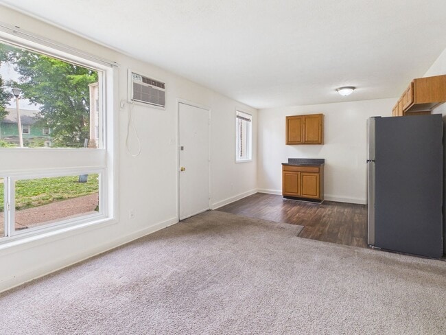 Photo - Forest Square Apartments