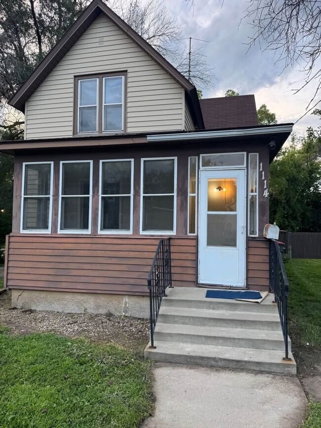 Building Photo - House for Rent!
