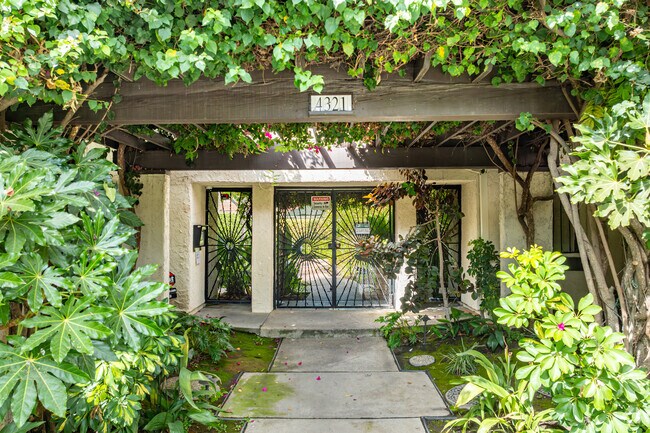 Entrance - 4321 Matilija Ave #9