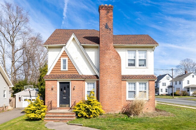 Photo - 971 Enfield St Unit 1st FL