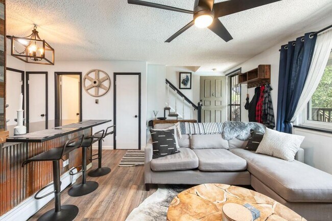 Photo - 2700 S Holly St Unit 202