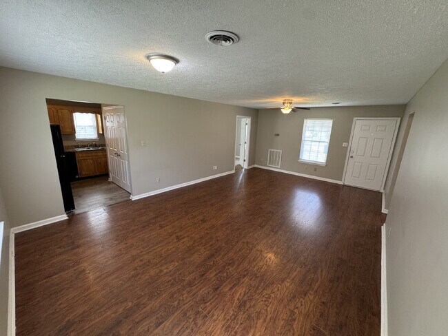 Photo - 415 Eddy St