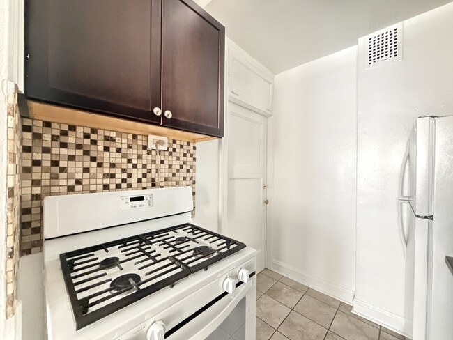 Photo - 1371 W Estes Ave Unit F4