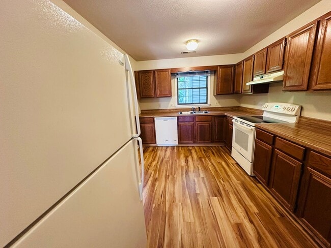 Photo - 105 Franklin Parke Ct SW