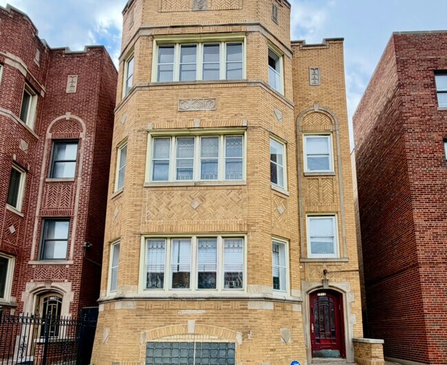 Building Photo - 7712 S Jeffery Blvd Unit 3