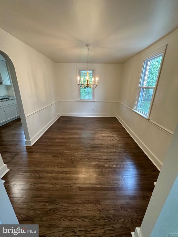 Photo - 1122 Coyne Pl