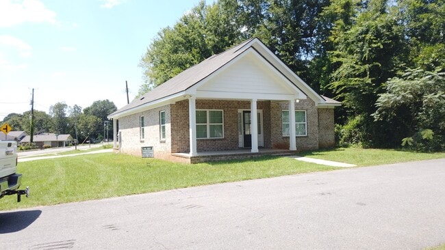 Building Photo - 2402 Prince Ave Rental