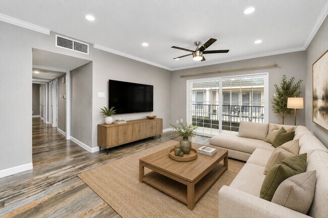 Building Photo - 2224 S Piney Point Rd Unit 227