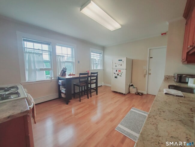 Photo - 100 Colonial Rd Unit 2