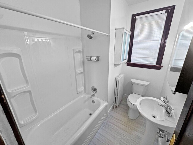 Photo - 2806 Hawthorne Ave Unit 1