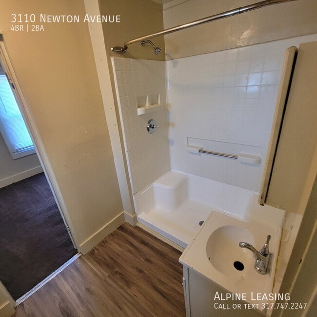 3110 Newton Ave