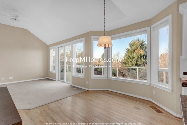 Photo - Luxury Four Bedroom Home in West Linn w/ Stunning Views! DEPOSIT SPECIAL