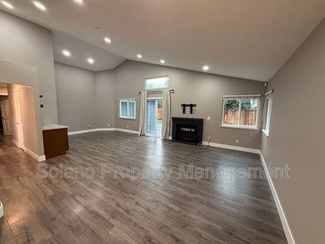 Photo - 921 Hickory Ave