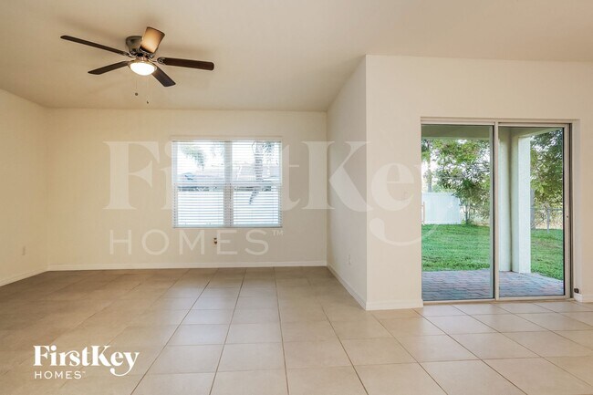 Photo - 237 SE 3rd St