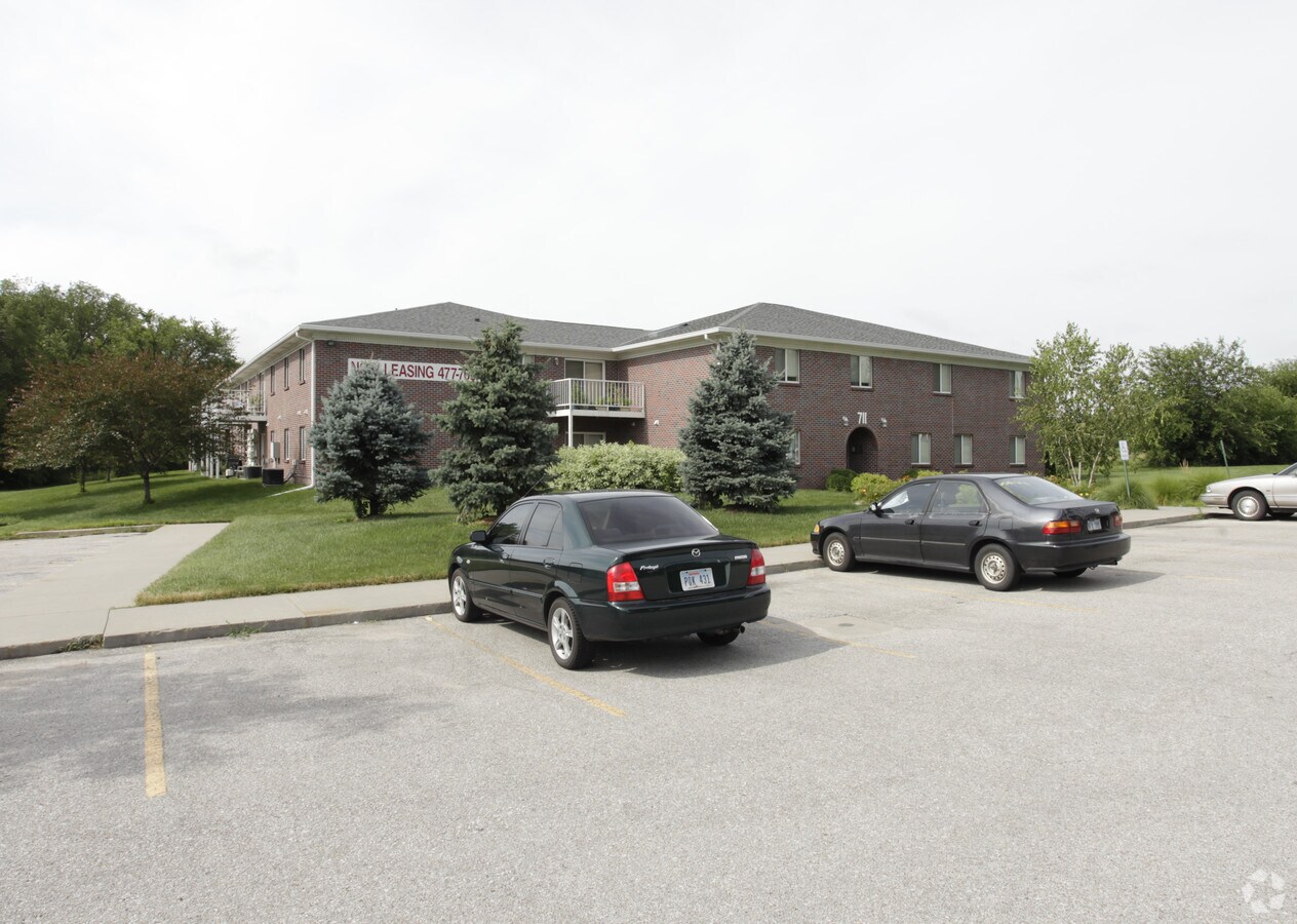 Photo - 711 Benton St