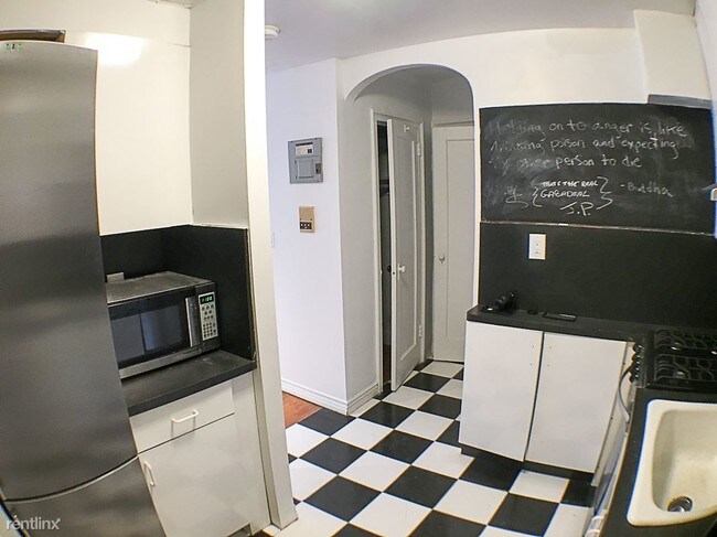 Photo - 135 Willow St