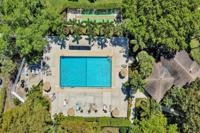 Photo - 3520 Oaks Way Unidad 1010