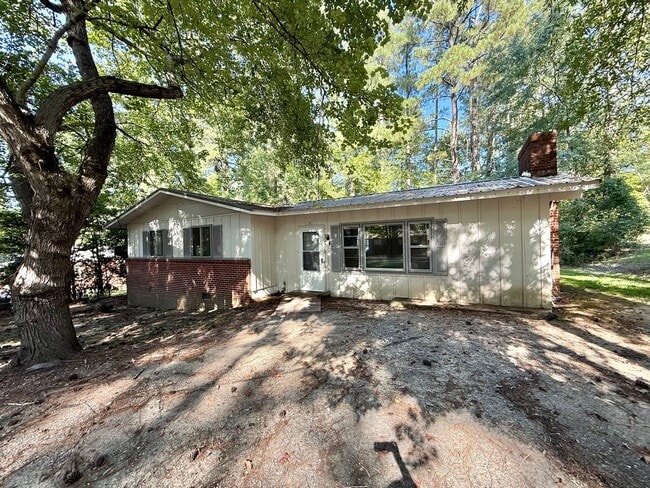 1301 Shannon Dr