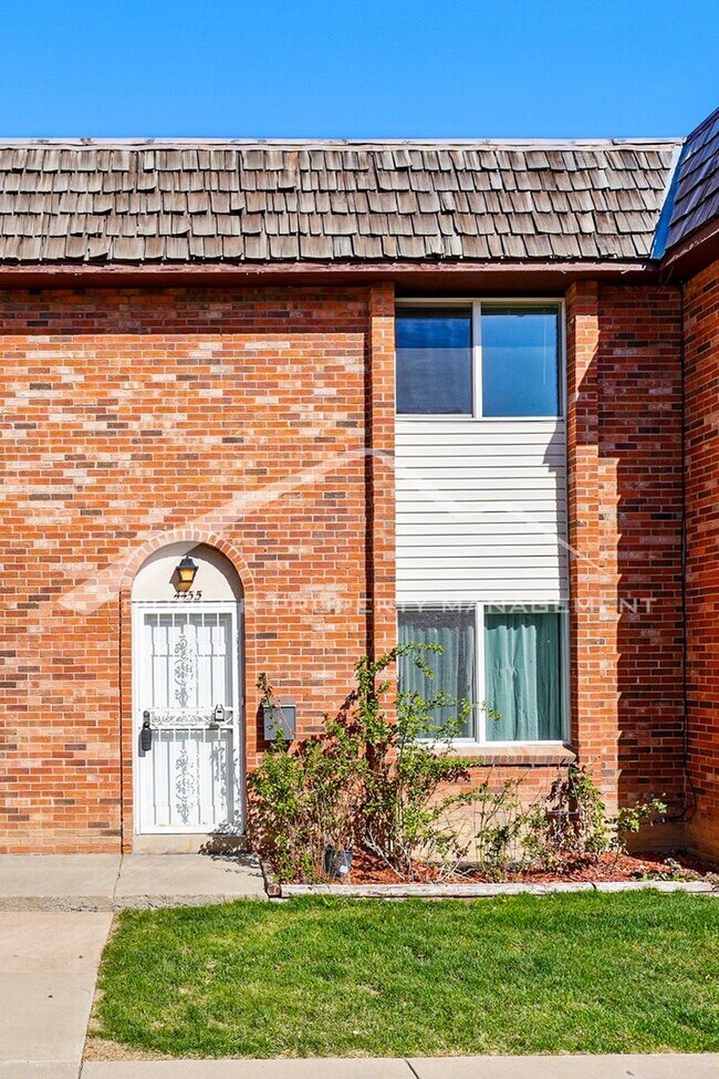 Photo - Charming Condo with Washer/Dryer and Centr...