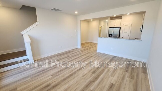 Photo - 143 Dalmatian Dr