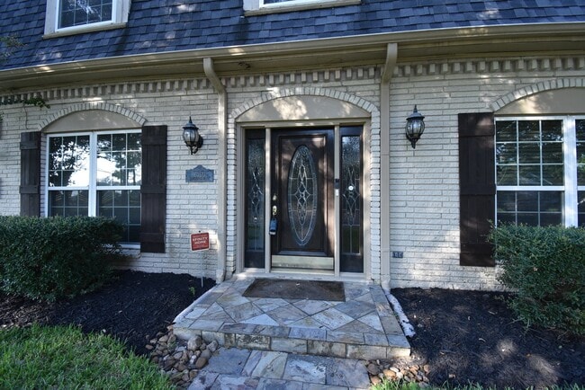 Photo - 2503 Southwick St