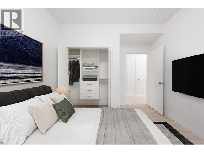 Photo - 1680 Adanac St