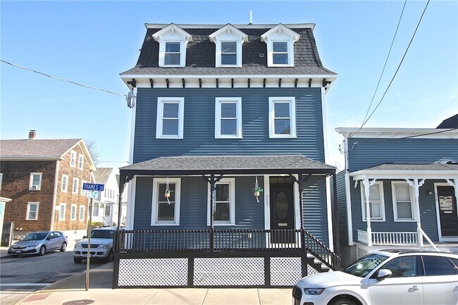 Photo - 668 Thames St