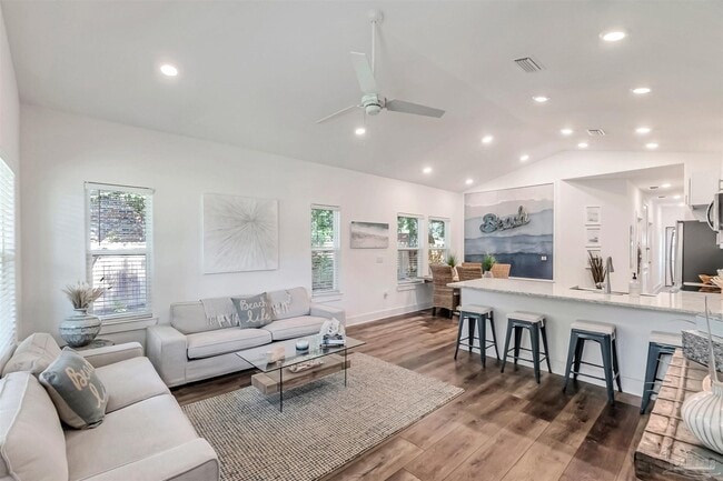 Photo - 4675 Geneva Dr