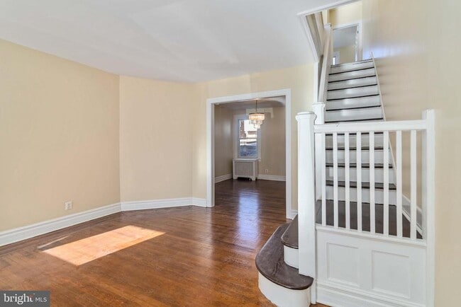 Photo - 1929 W Sparks St