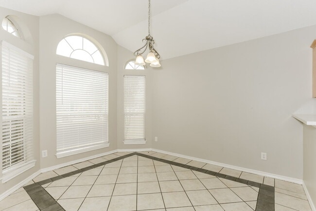 Photo - 1211 Old Knoll Dr
