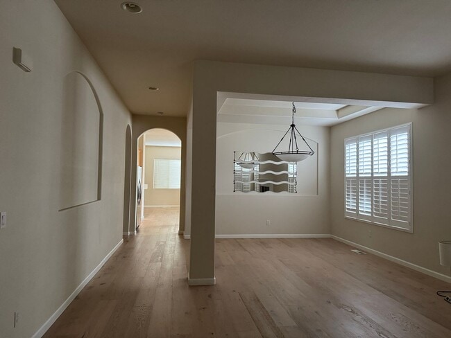 Photo - Skyhawk Single Level Beauty