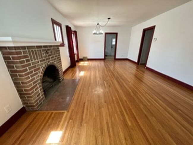 Photo - 117 S Jackson St