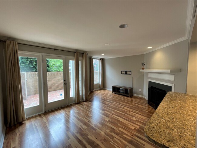 300 S Cedar St