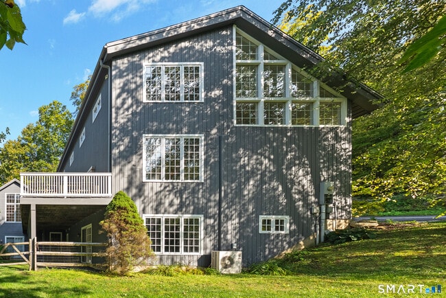 84 Gunn Hill Rd