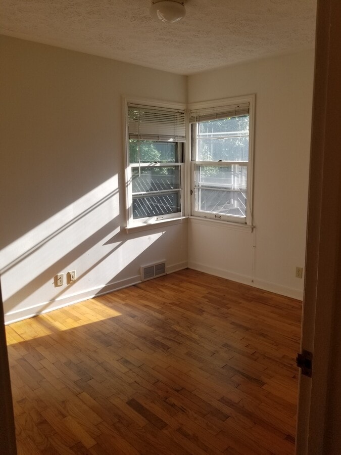 Photo - 128 Whitehills Dr Unit 3