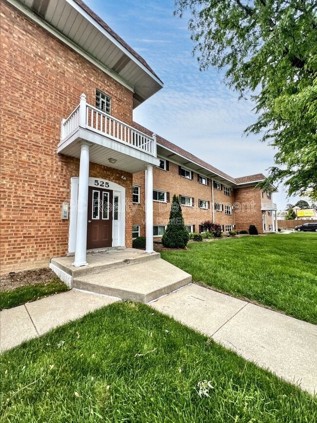 Building Photo - 525 N Highview Ave Unit 525 106