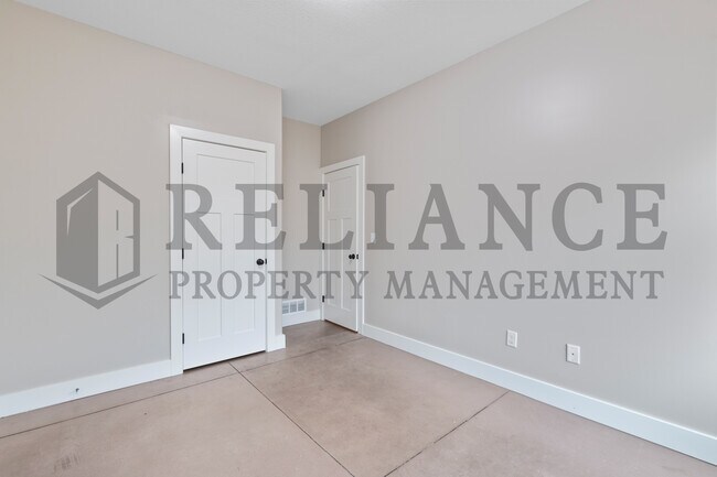 Photo - 3325 E Aster St
