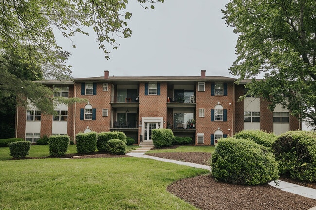 Woodridge Apartments