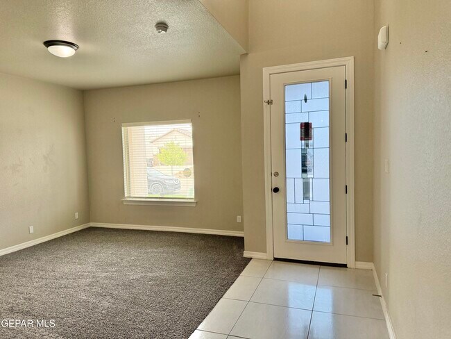 Photo - 12824 Linstead Ave