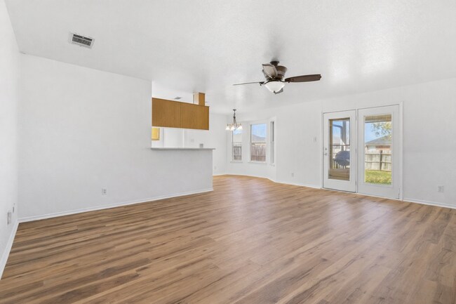 Photo - Move-In Ready 4/2 with No Carpet, Washer & Dryer Included – Prime Killeen Location Near Fort Hood!