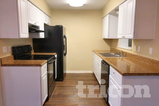 Photo - 1706 Stonehaven Way