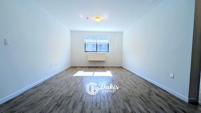 Photo - 31-72 31st Street, 2