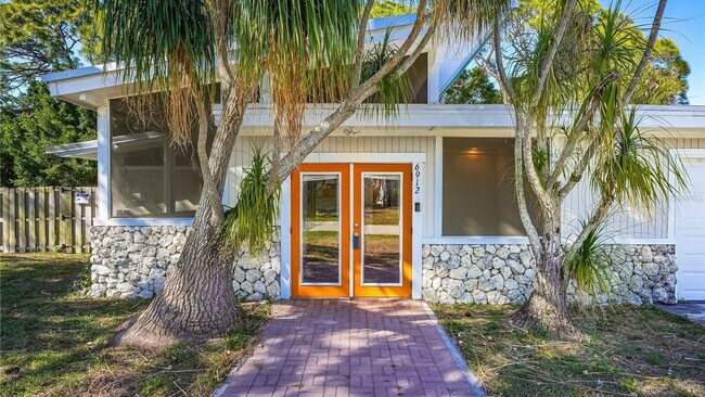 Photo - 6912 Alderwood Dr